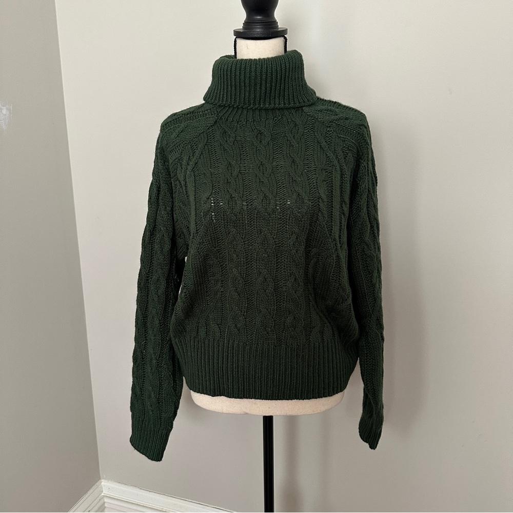 Elegant Forest Green Turtleneck Sweater